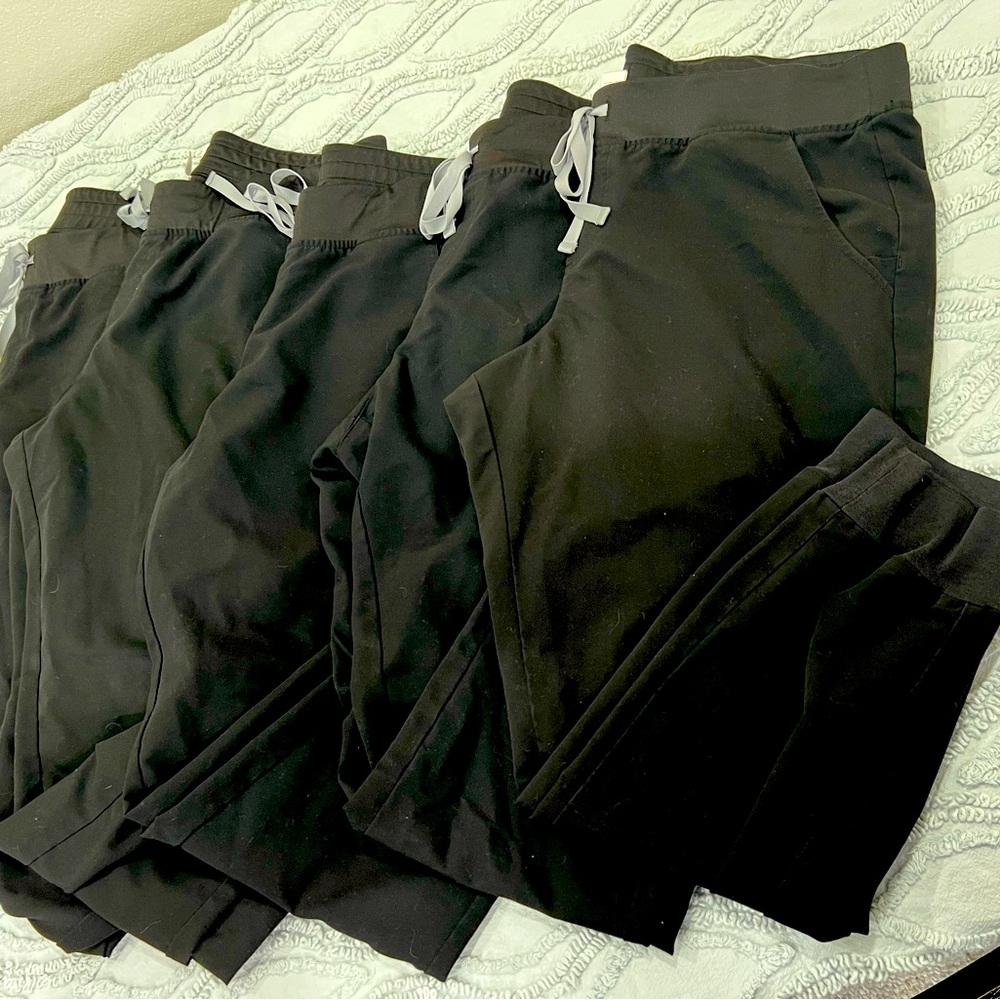 Bundle 5 pair Figs joggers. Size XL
